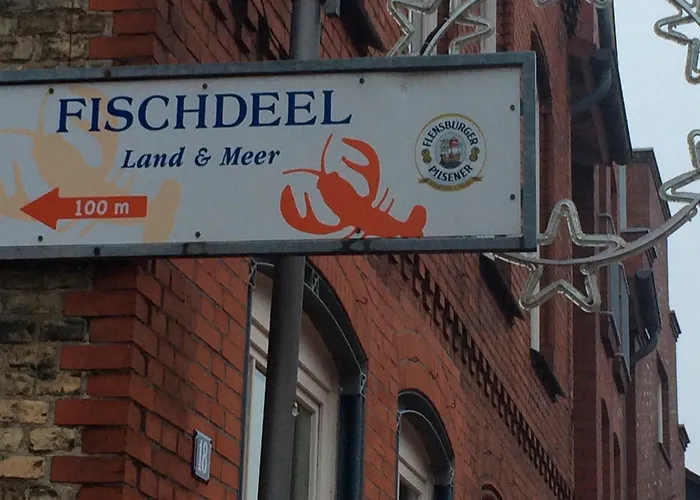 Clara's Kajuete Mit Strandkorb * Eckernförde